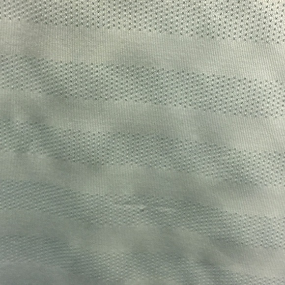 𝅺ATHLETIC short sleeve tee with reflective strip. - Picture 8 of 9